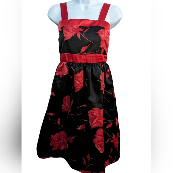 Speechless Other - New Rose Print, Satin Dress With built in mesh Petty Coat. 16 Girl